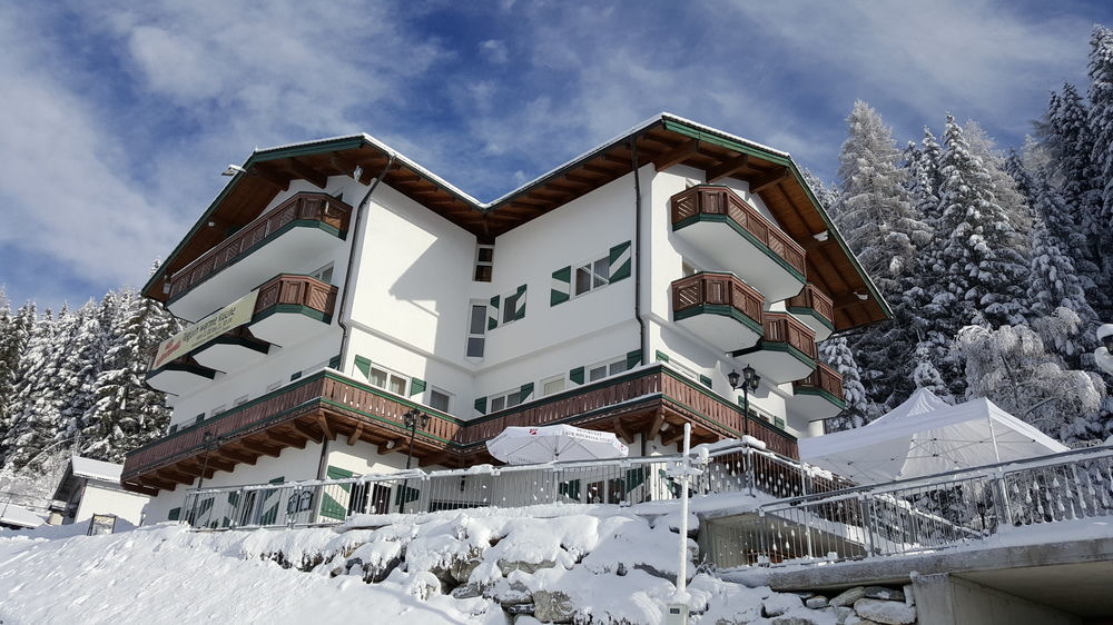 Hotel Hahnbaum Sankt Johann im Pongau Kültér fotó